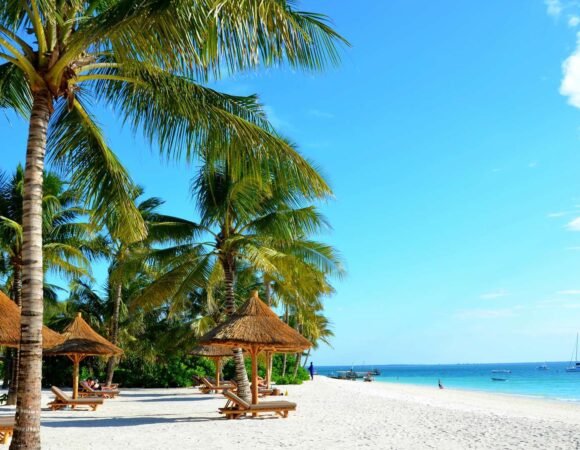 4 DAYS ZANZIBAR OFFERS APRIL TO JULY 2023 <br> <p style="color: #eb882f;">From KES. 75,500</p>
